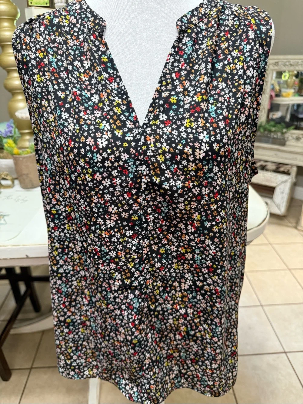 LOFT sleeveless neck